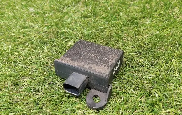 Volkswagen Touareg II Tire pressure sensor 7PP907283