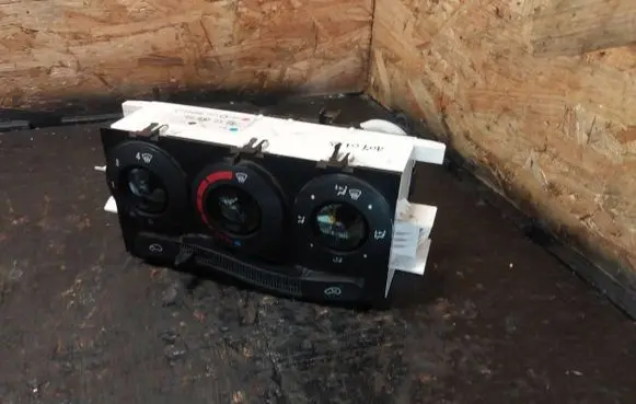 Mercedes-Benz A W168 Climate control unit 1688300385