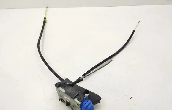 Audi A4 S4 B5 8D Rear door lock 8D0839015A