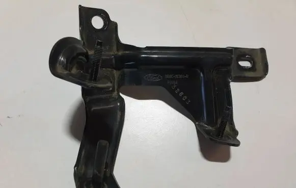 Ford Fusion II ABS pump bracket DG9C2C304