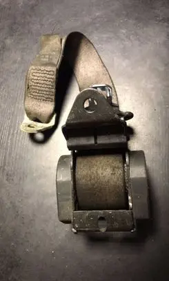 BMW 5 E34 Rear seatbelt 8164183