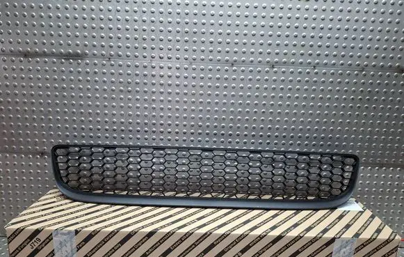 Fiat 500L Front bumper lower grill S26338927 735565265