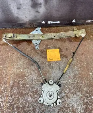 Toyota Corolla E110 Front door manual window regulator 