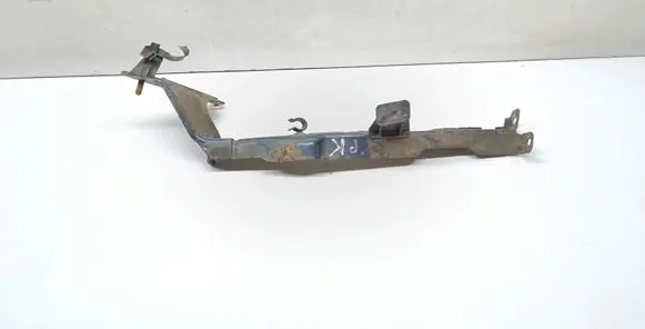 Audi A4 S4 B8 8K Fender mounting bracket 8K0821135C