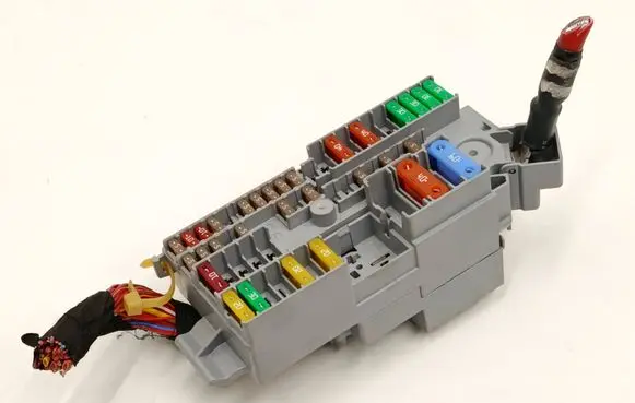 BMW 3 G20 G21 Fuse module 6807487 030093500 6114V7