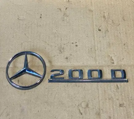 Mercedes-Benz E W124 Manufacturers badge/model letters 7580058