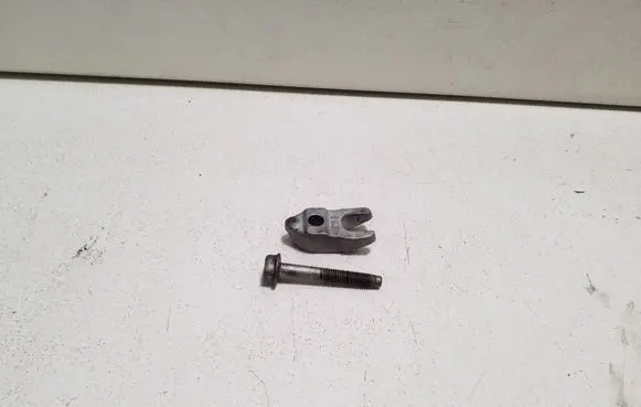 Chevrolet Captiva Fuel Injector clamp holder 