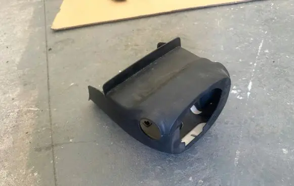 Suzuki Swift III Steering wheel column trim