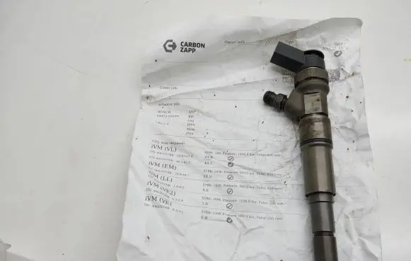 BMW 5 E60 E61 Fuel injector 0445110209