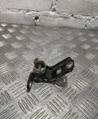 Toyota Avensis T270 Front door upper hinge