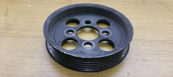 Volvo V60 Power steering pump pulley 30731821