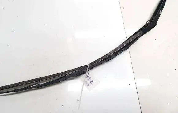 Chrysler 300 - 300C Front wiper blade arm 1677