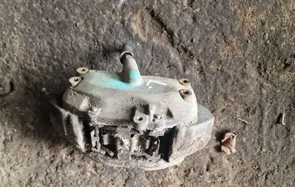Mercedes-Benz CLS C219 Front brake caliper