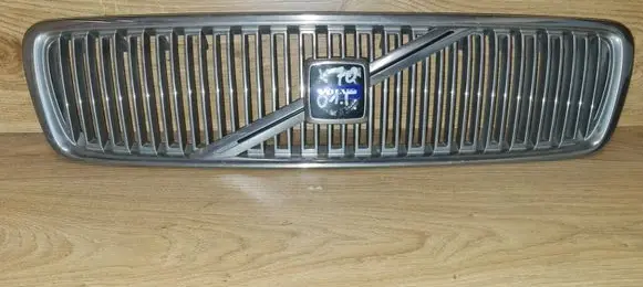 Volvo V70 Front bumper upper radiator grill 9190385