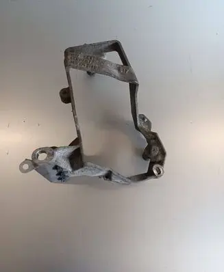 Audi A8 S8 D3 4E Pneumatic air compressor holding bracket 4E0816859B