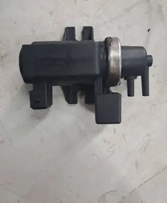 BMW 5 E39 Turbo solenoid valve 2247906
