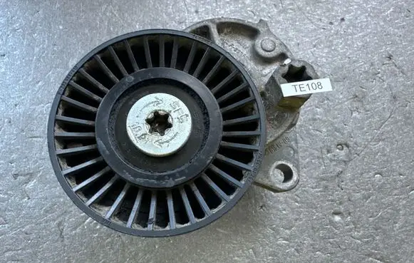 Hyundai Terracan Generator/alternator belt tensioner 252814X000