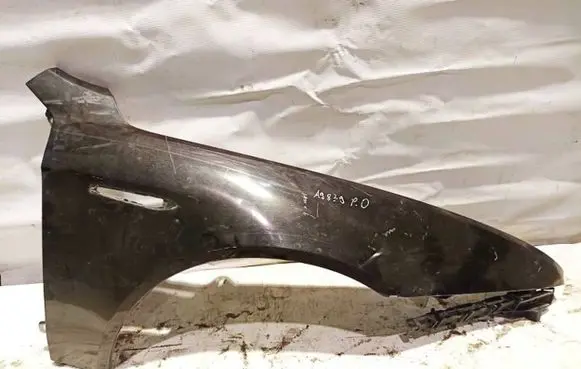 Alfa Romeo 159 Fender juoda