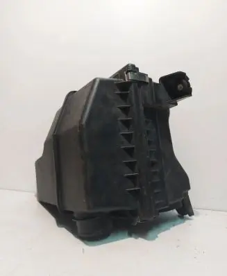 Mitsubishi Colt Air filter box MN130286 A1340900101 A1350900301