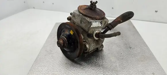 Mercedes-Benz W123 Power steering pump 1164602480