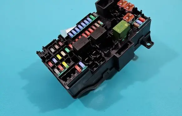 Opel Mokka Fuse box set 1309271445 IMPRK1373621