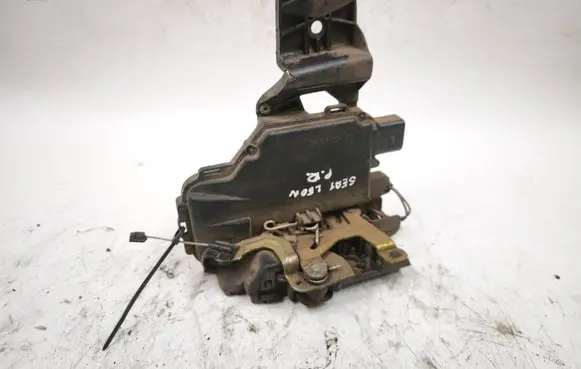 Seat Leon (1M) Front door lock