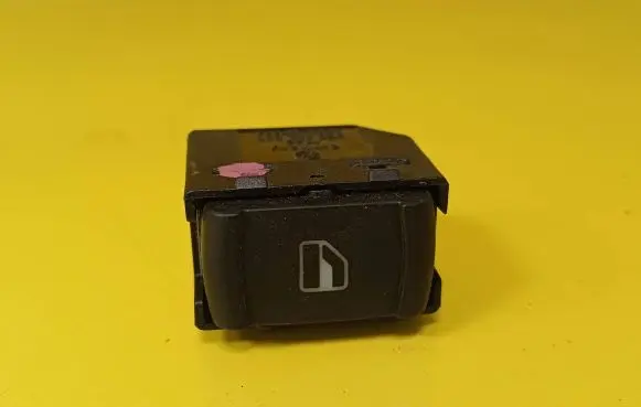 Skoda Octavia Mk1 (1U) Electric window control switch 3B0959855