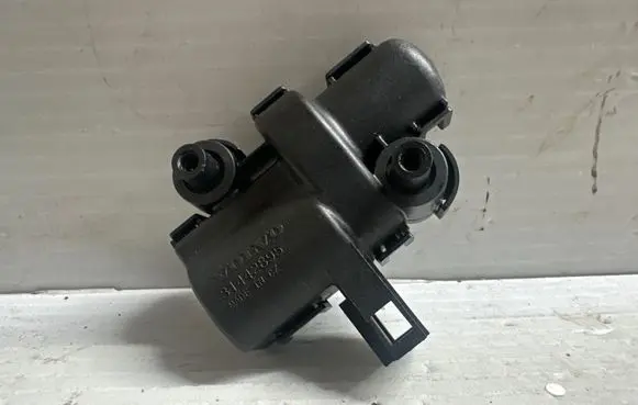 Volvo XC90 Glove box lock 31442895