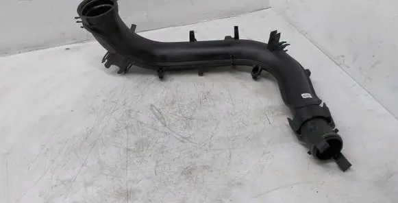 Audi A4 S4 B9 Intercooler hose/pipe 04E145673J