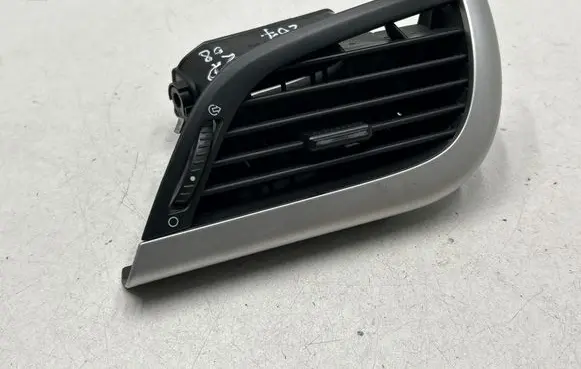 Peugeot 207 Dashboard side air vent grill/cover trim 9650088477 A1010047