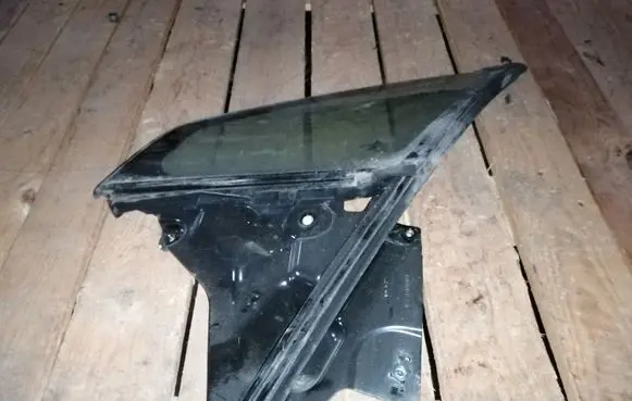 Mitsubishi Eclipse Front vent window/glass (coupe) 58583AA 58639AG
