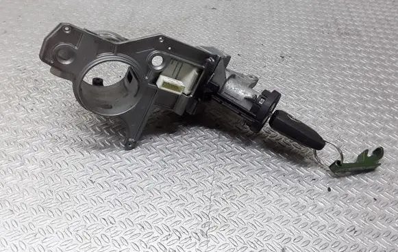Opel Zafira B Ignition lock 2421430