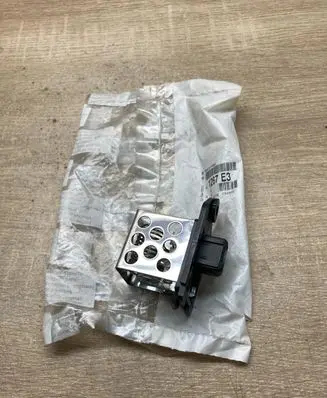 Peugeot 206 Heater blower motor/fan resistor 1267E3 9641212480 08OHM