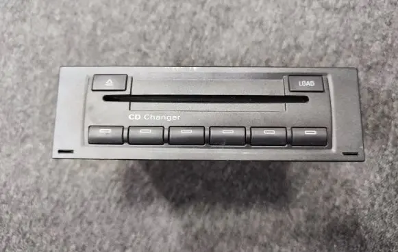 Audi A4 S4 B7 8E 8H CD/DVD changer 8E0035111D CXCA1492GC AUZ5ZAG2211511