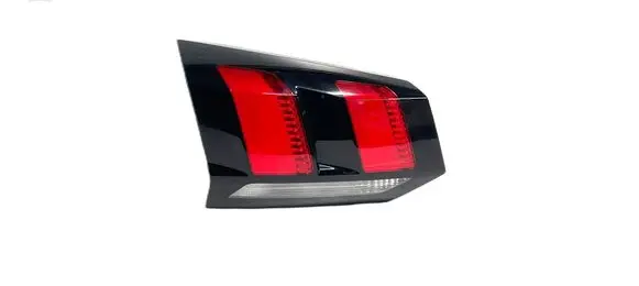 Tailgate rear/tail lights