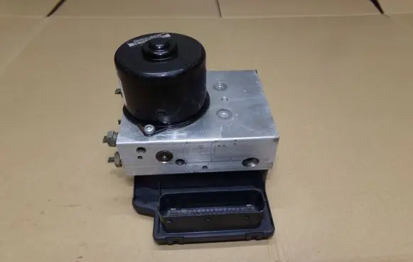 Land Rover Freelander ABS Pump 10020402054