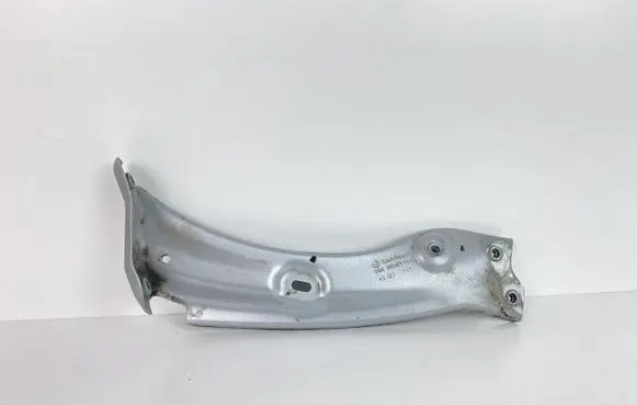 Skoda Superb B8 (3V) Fender mounting bracket 3V0821142A 3V0.821.142.A