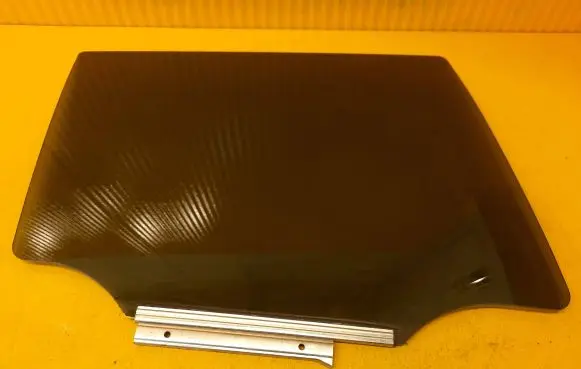 Suzuki SX4 S-Cross Rear door window glass