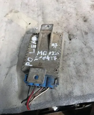 Mercedes-Benz E W210 Coolant fan relay A0225456232esg300