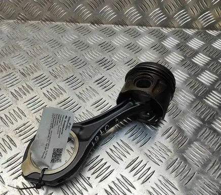 Mercedes-Benz ML W166 Piston A6420300518 A6420305220