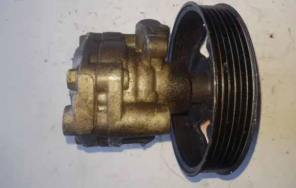 Opel Frontera B Power steering pump