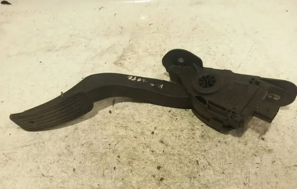 Mazda 6 Accelerator throttle pedal 9M819735AC GS1D41600 6PV93337000