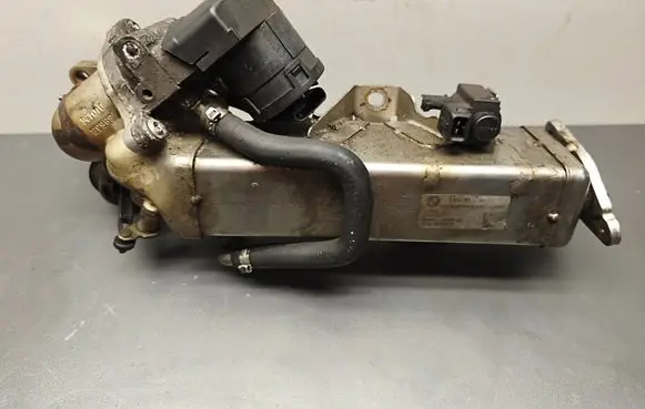BMW 5 F10 F11 EGR valve cooler 7810751 0610119016110 78107510