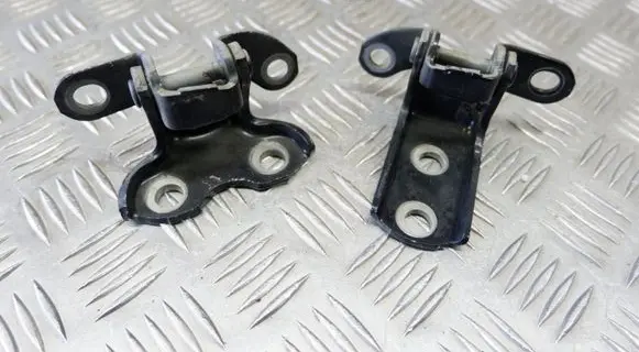 Rear door hinge set