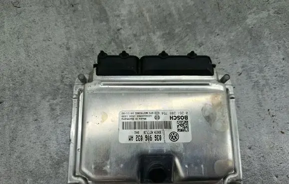 Volkswagen Golf V Engine control unit/module ECU 036906032AM