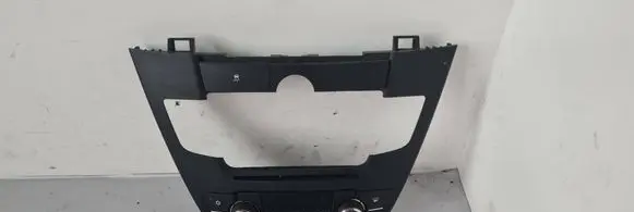 Opel Insignia A Radio/GPS head unit trim 13273253 100624029A