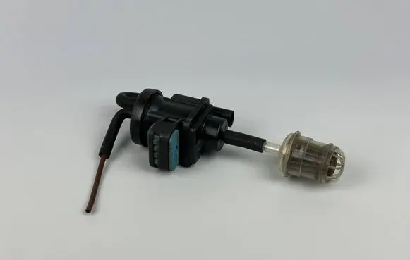 Mercedes-Benz E W210 Turbo solenoid valve A0005450527