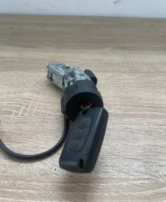 Peugeot 407 Ignition lock N0502073
