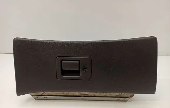 Ford Mustang IV Glove box lid/cover XR331532AA