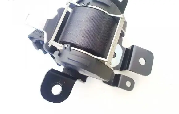 Middle seatbelt (rear)